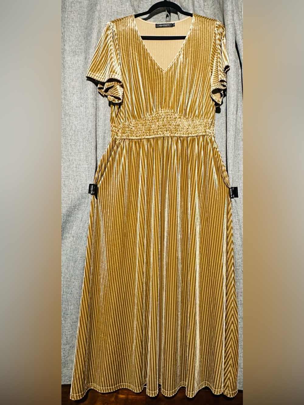 Metallic Gold Ribbed Empire Waist Velvet Maxi Occasion Dress w/ Smocked Pockets